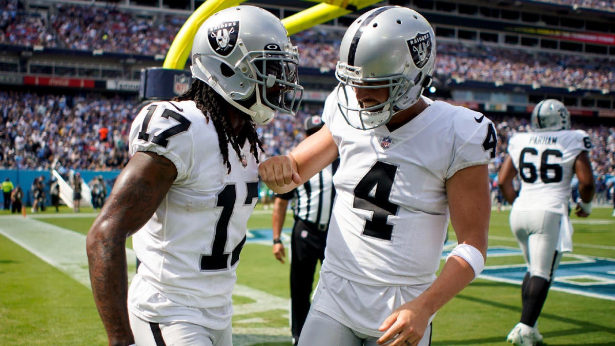 Raiders reunite Davante Adams with Derek Carr