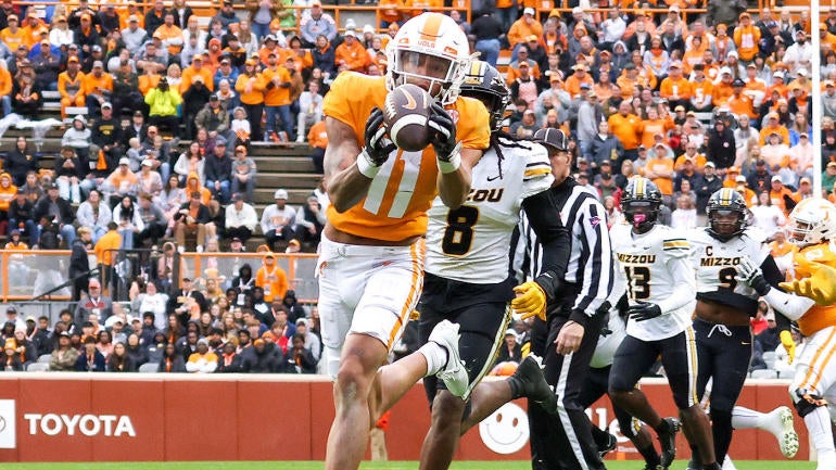usatsi-19416515-jalin-hyatt-vols-wr-1q-2022-1400.jpg