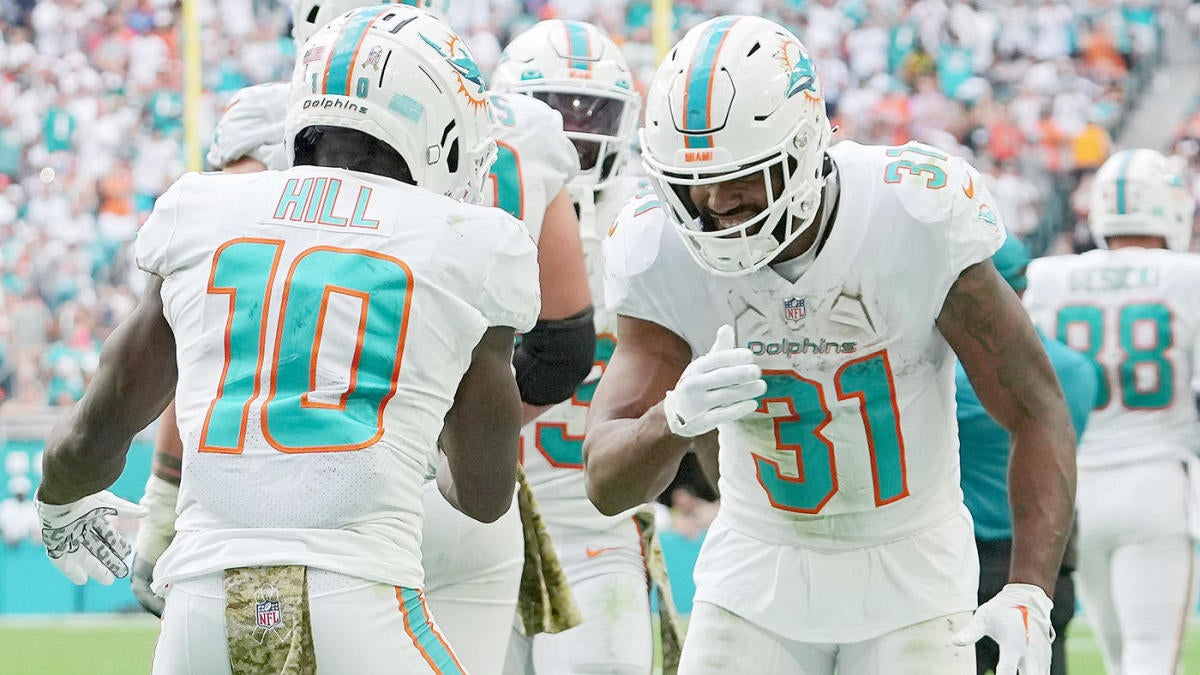 Grading Dolphins' 2022 free agent signings at the bye week