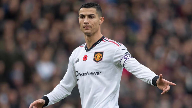 Aston Villa v Manchester United - Premier League