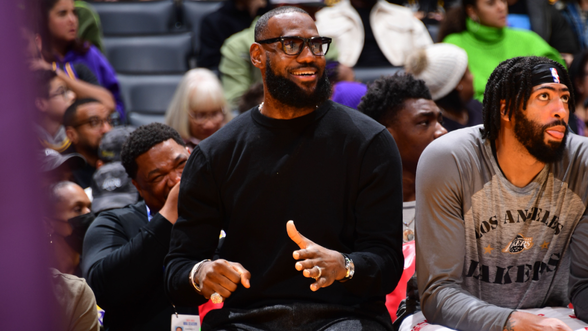 LeBron James' 'The Shop' Hosting Broadcast for Packers, Titans