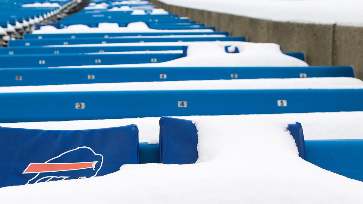 NFL Game Center displays snow in the air and on the field today :  buffalobills