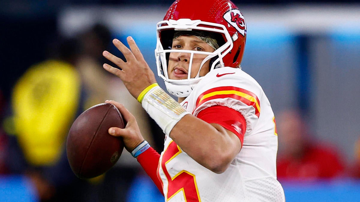 Chargers vs. Chiefs score takeaways: Patrick Mahomes Travis Kelce hook up for 3 TDs including game-winner – CBS Sports