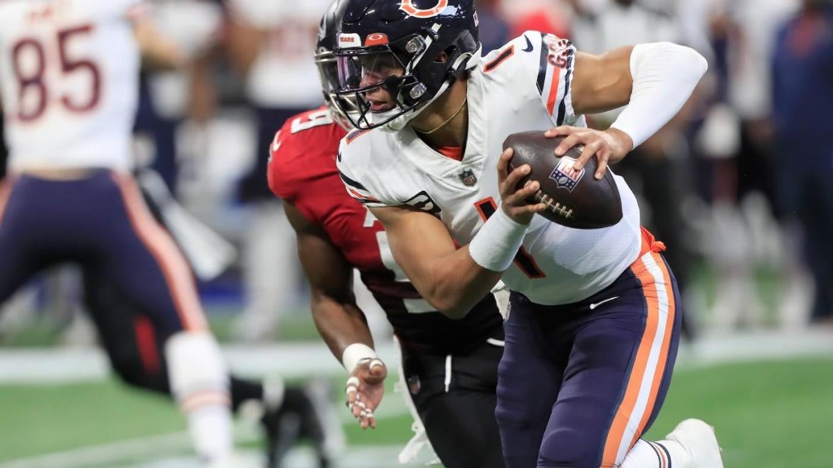 Bears QB Justin Fields apologizes to teammates, fans after loss to