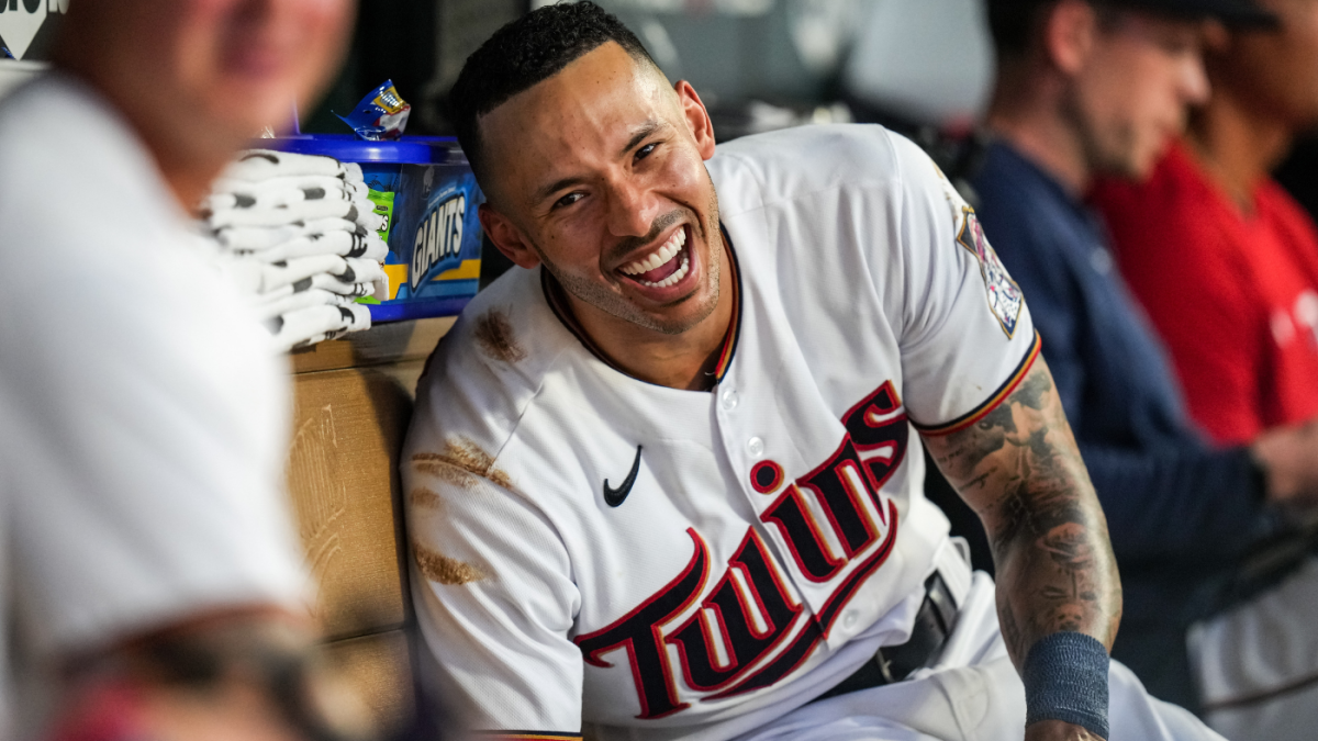 Carlos Correa in a Twins jersey for the first time! : r/baseball