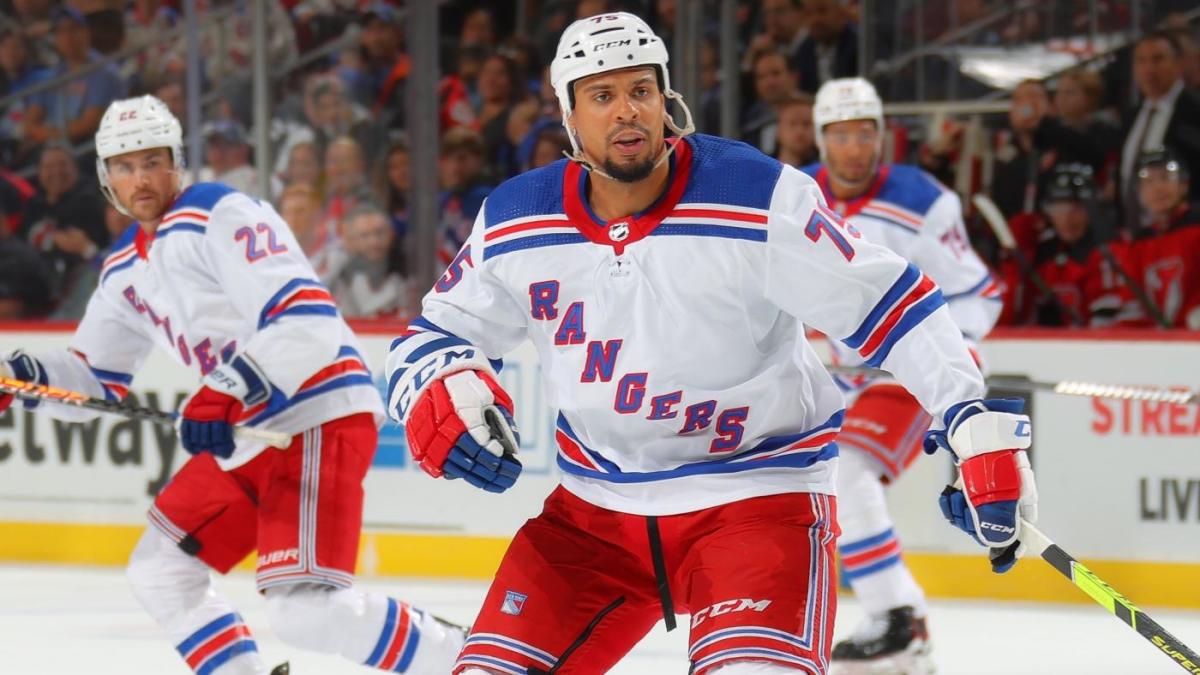 Rangers trade Ryan Reaves to Wild in cap-space clearout