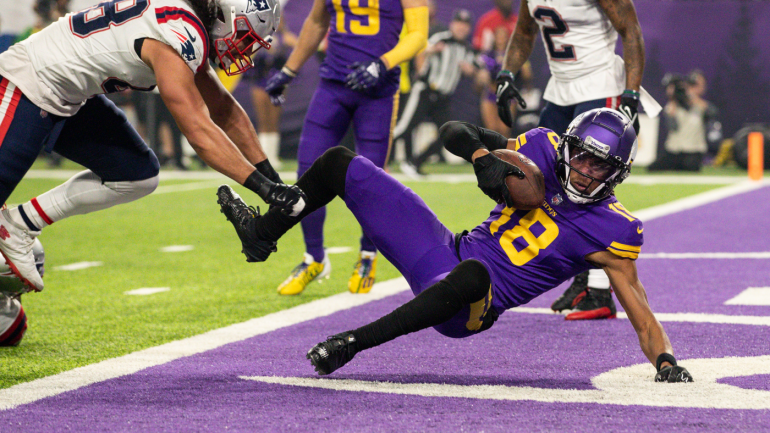 Vikings' Justin Jefferson Breaks Randy Moss' NFL Receiving Record ...