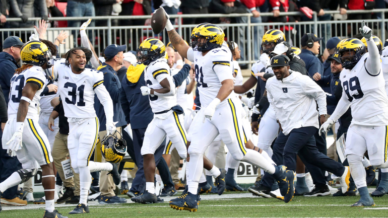 michigan-celebrating-ohio-state-2022-us.png