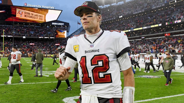 Tom Brady melihat rekor 218 pertandingan yang luar biasa terhenti selama kekalahan lembur Buccaneers dari Browns