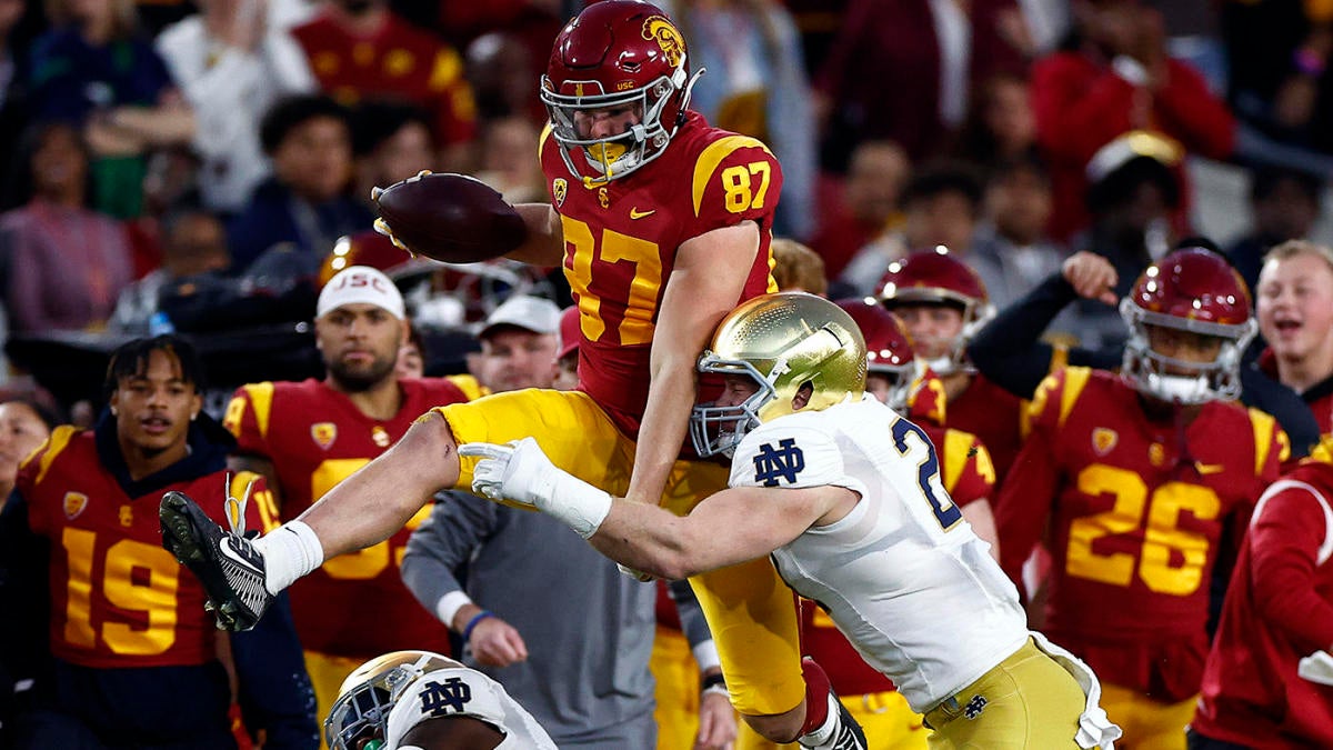 USC vs. Notre Dame score: Live game updates, college football scores, NCAA top 25 highlights today - CBS Sports