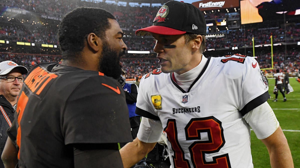 Brissett faces pal Brady in possible last start for Browns