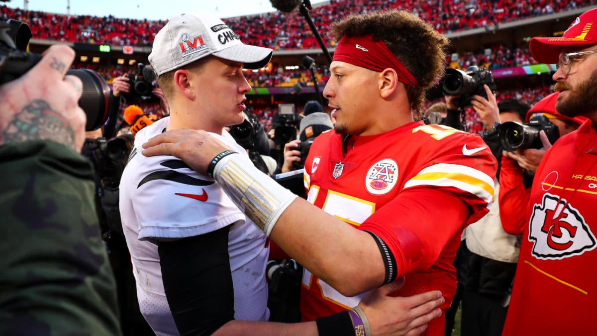 Joe Burrow vs. Patrick Mahomes: Why the Bengals QB has held his own, with off-script plays a stunning strength - CBSSports.com