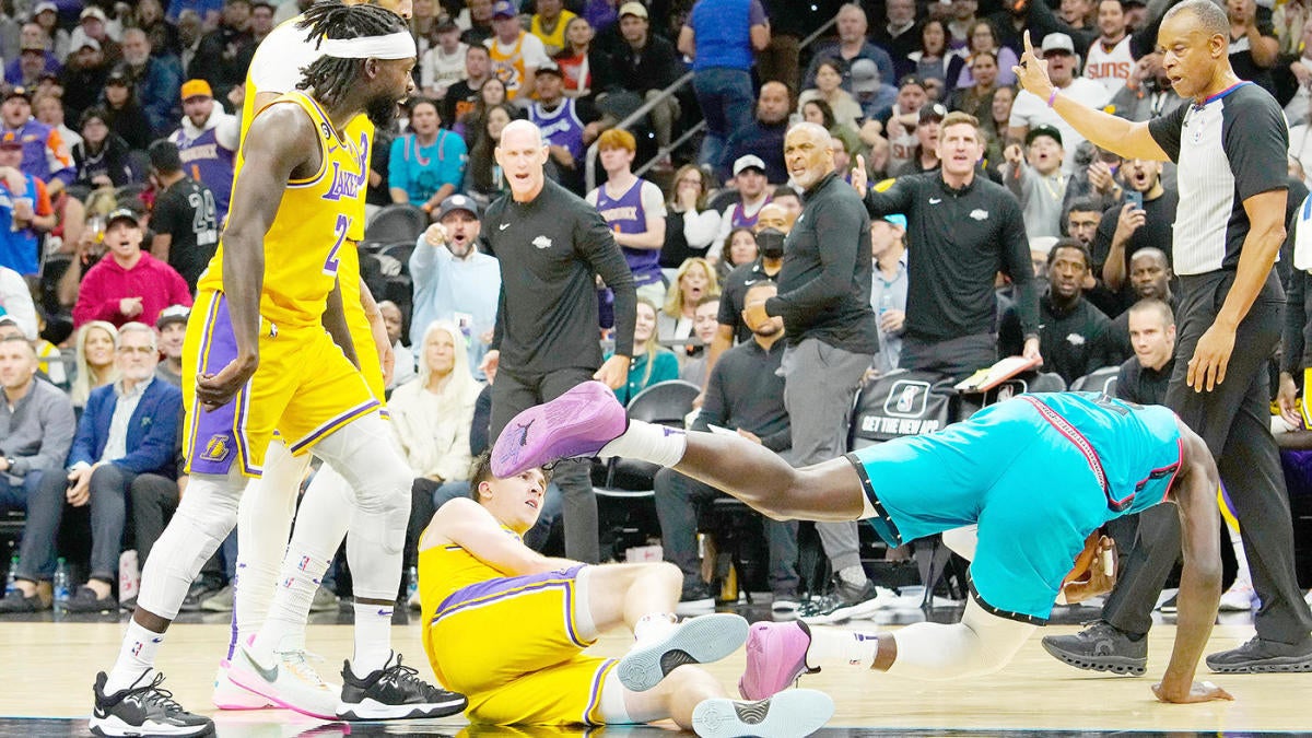 Lakers' Patrick Beverley ejected for shoving over Suns' Deandre Ayton