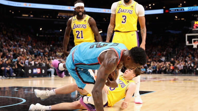 Lakers ‘Patrick Beverley mengatakan jika dia bisa melakukannya lagi, dia masih akan mendorong Deandre Ayton: ‘F — dia’