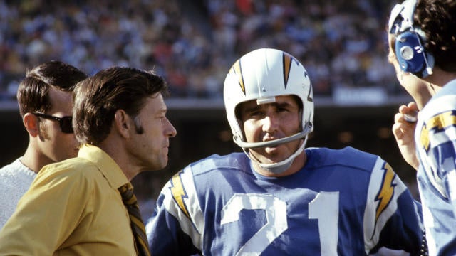 John Hadl dies at 82: Six-time Pro Bowl quarterback starred for