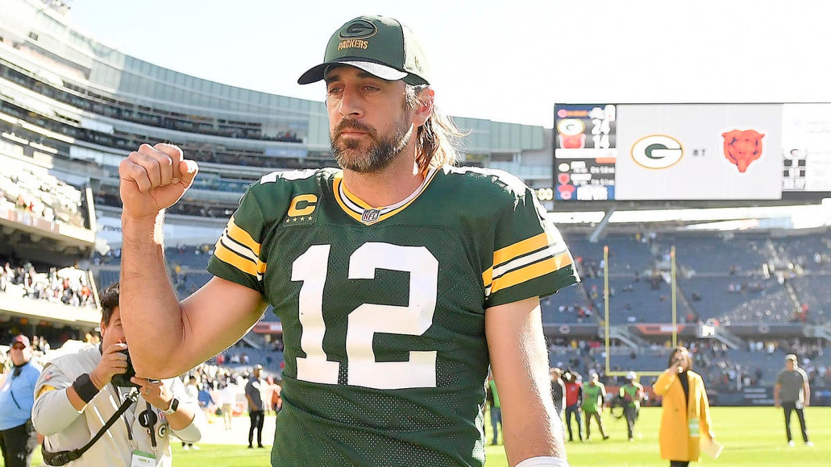 NFL Week 13 picks, best bets: Aaron Rodgers still owns Bears, Mike McDaniel's Dolphins upset 49ers