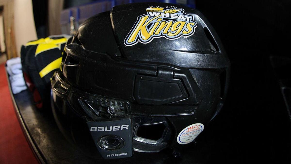 Western Hockey League players help stop potential suicide attempt on bridge