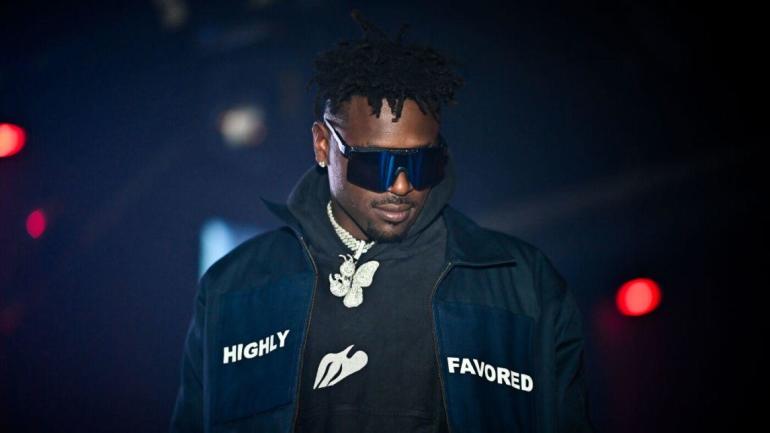 Antonio Brown dicari oleh polisi Florida setelah surat perintah penangkapan dikeluarkan menyusul insiden rumah tangga