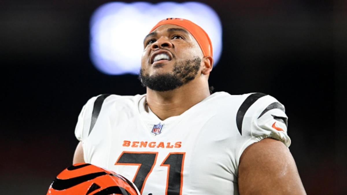 Bengals release offensive tackle La'el Collins from PUP list, making him  free agent