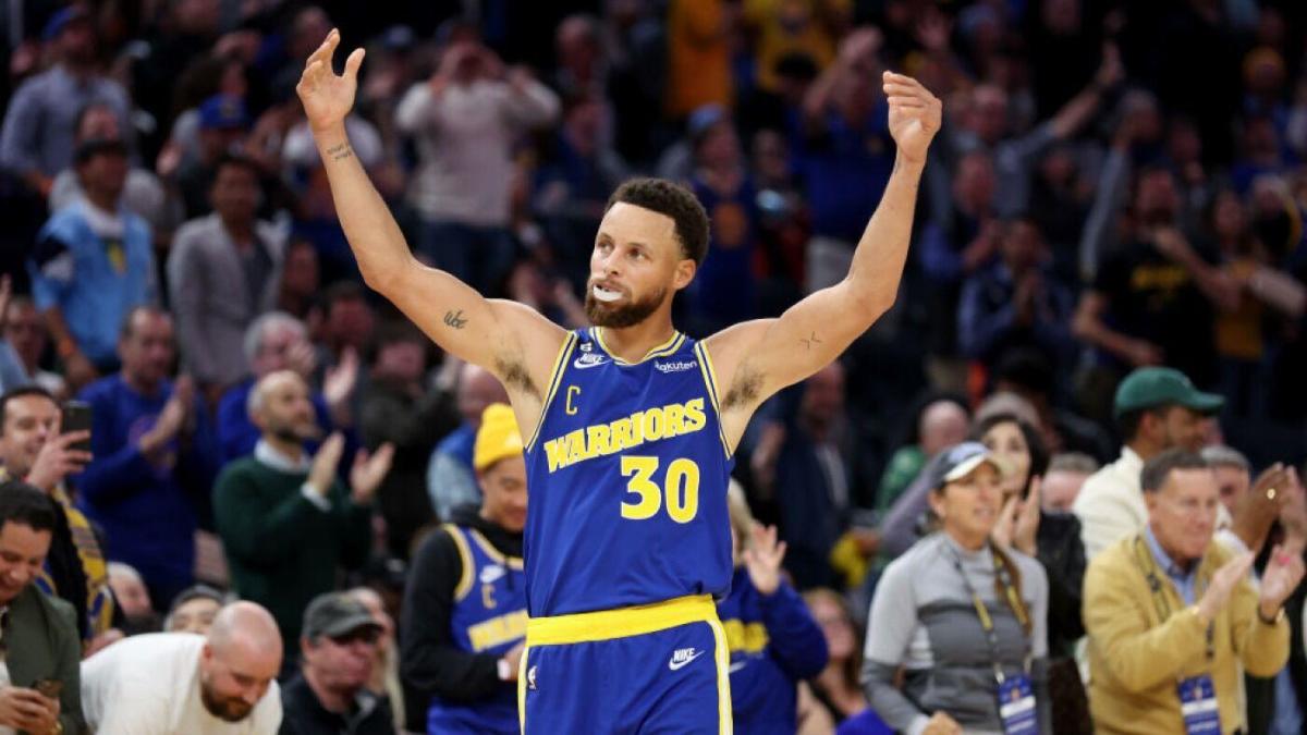 VIDEO: Steph Curry makes fadeaway, gets high-five from Pelicans assistant  coach