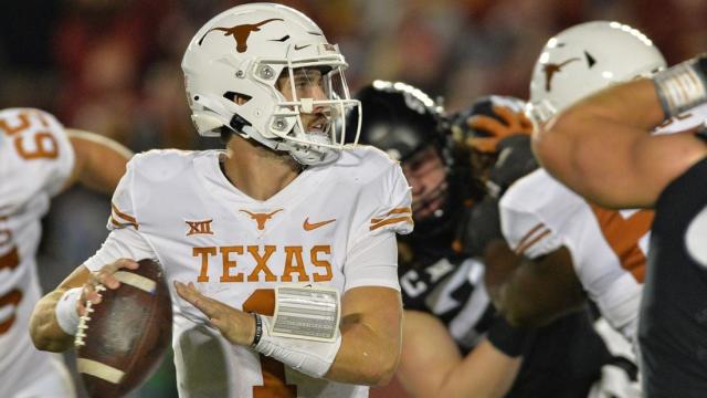 RB Jonathon Brooks, WR Adonai Mitchell earn awards for Texas