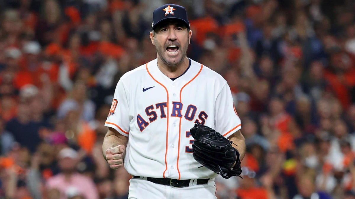 Justin Verlander singles for his first Major League hit in 2014