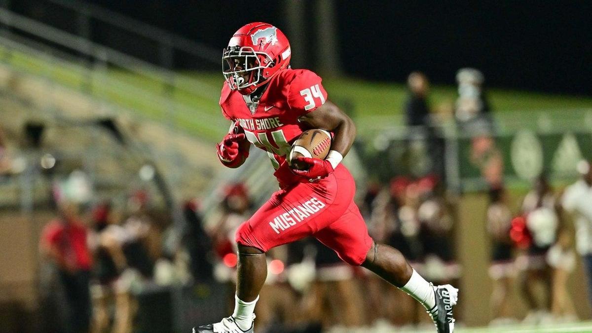 High school football Texas showdown between No. 8 North Shore, No. 9