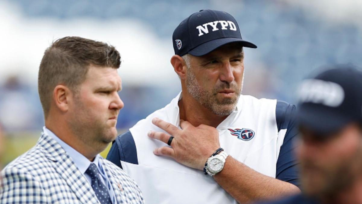 Tennessee Titans extend head coach Mike Vrabel, GM Jon Robinson 