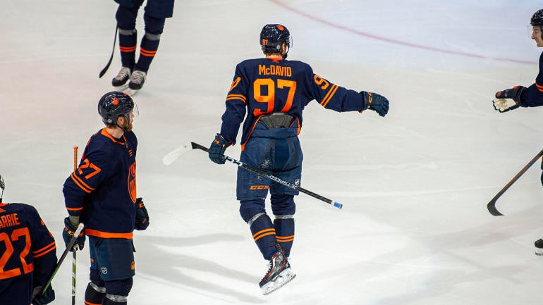 Arizona Coyotes v Edmonton Oilers