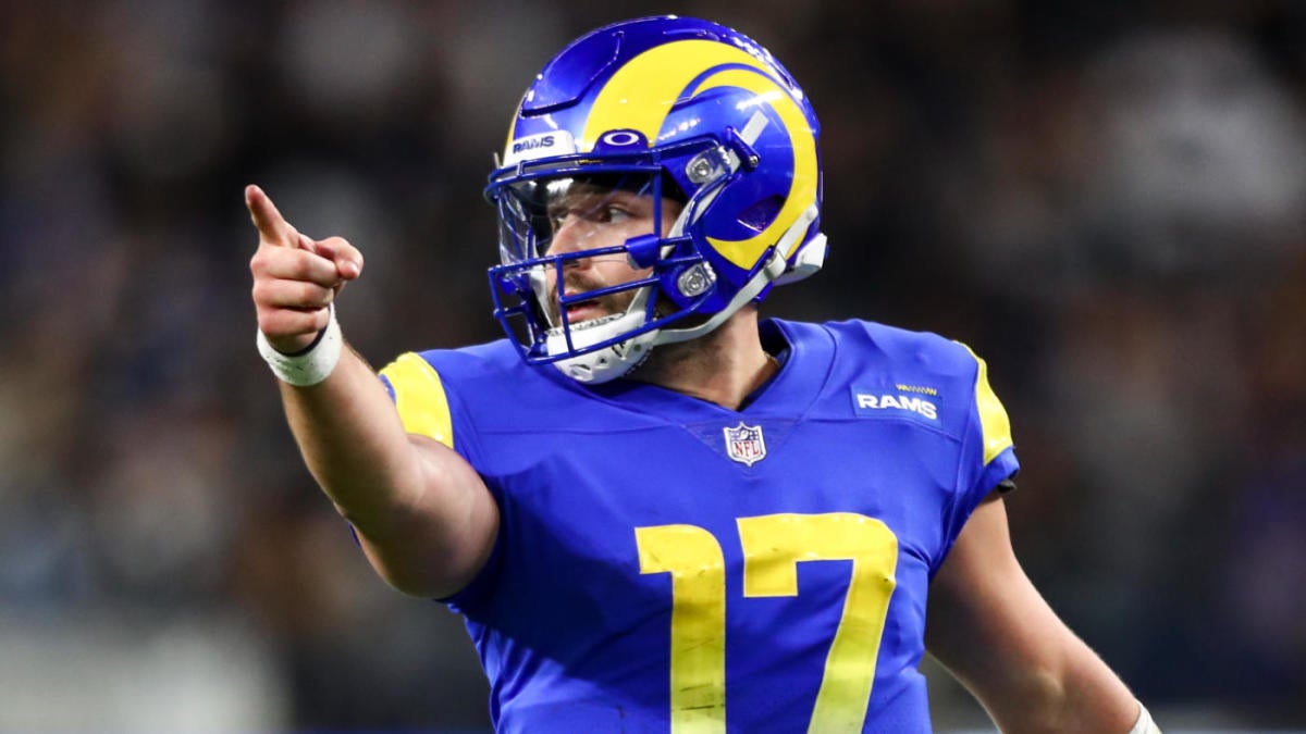LOOK: Baker Mayfield headbutts another teammate without a helmet during Rams'  wild comeback win over Raiders 