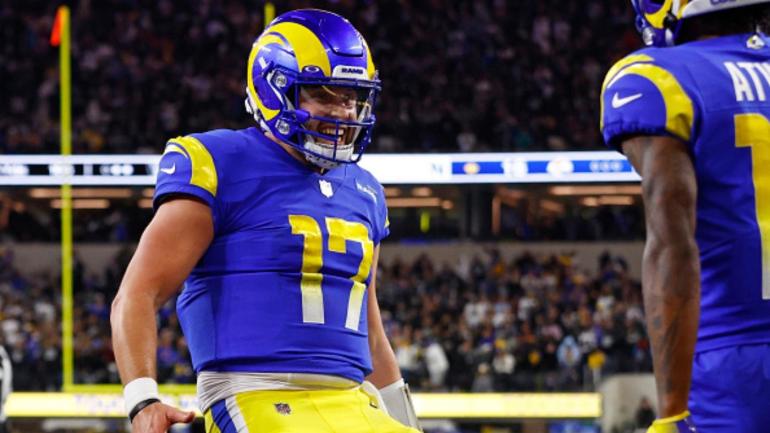 Baker Mayfield melakukan touchdown yang memenangkan pertandingan selama debut Rams vs. Raiders di ‘Thursday Night Football’ Baker Mayfield melakukan touchdown yang memenangkan pertandingan selama debut Rams vs. Raiders di ‘Thursday Night Football’