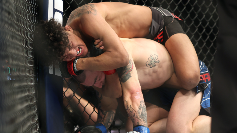 Hasil UFC 282, highlight: Raul Rosas Jr. mencetak rekor sebagai pemenang termuda dalam sejarah UFC dengan sub babak pertama Hasil UFC 282, highlight: Raul Rosas Jr. mencetak rekor sebagai pemenang termuda dalam sejarah UFC dengan sub babak pertama