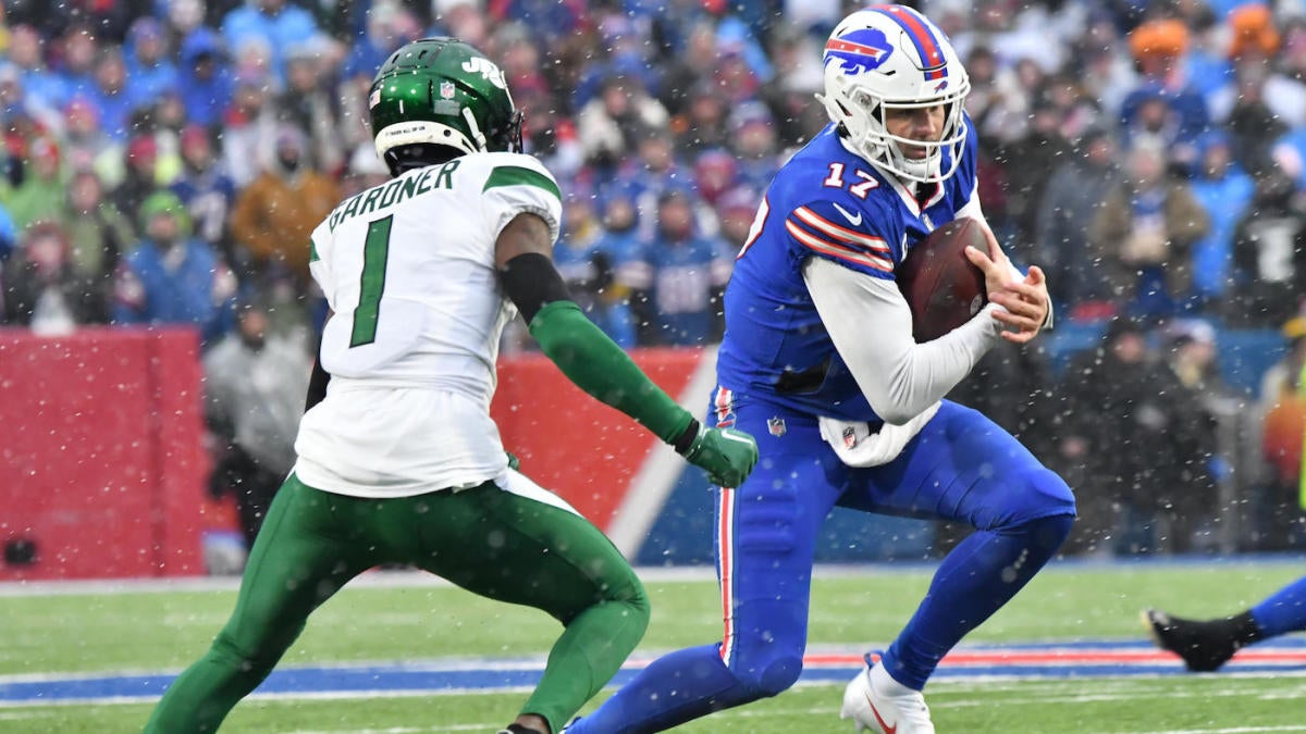 Bills LB's Hit Sends Jets QB Mike White to Hospital: Report