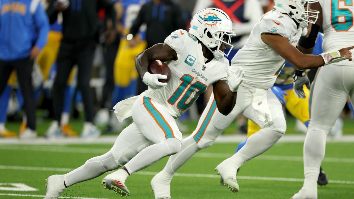 Dolphins' Tyreek Hill breaks Mark Clayton's singleseason receiving
