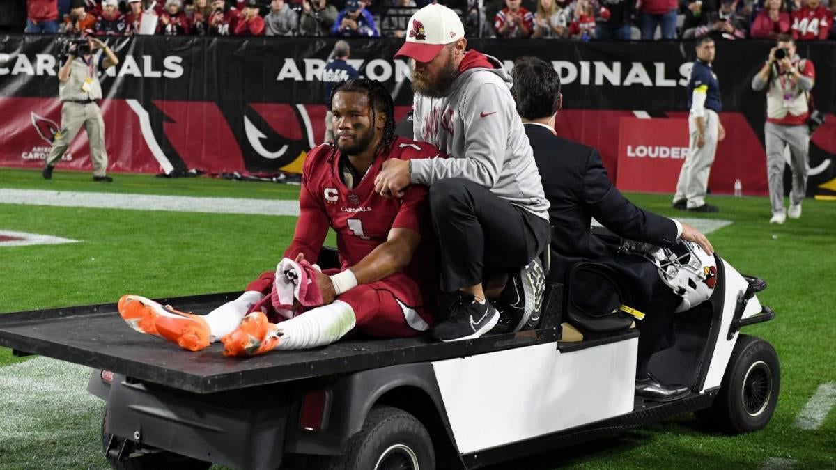 Cardinals’ Kyler Murray carted off vs. Patriots with knee injury; reportedly feared to have torn ACL – CBS Sports