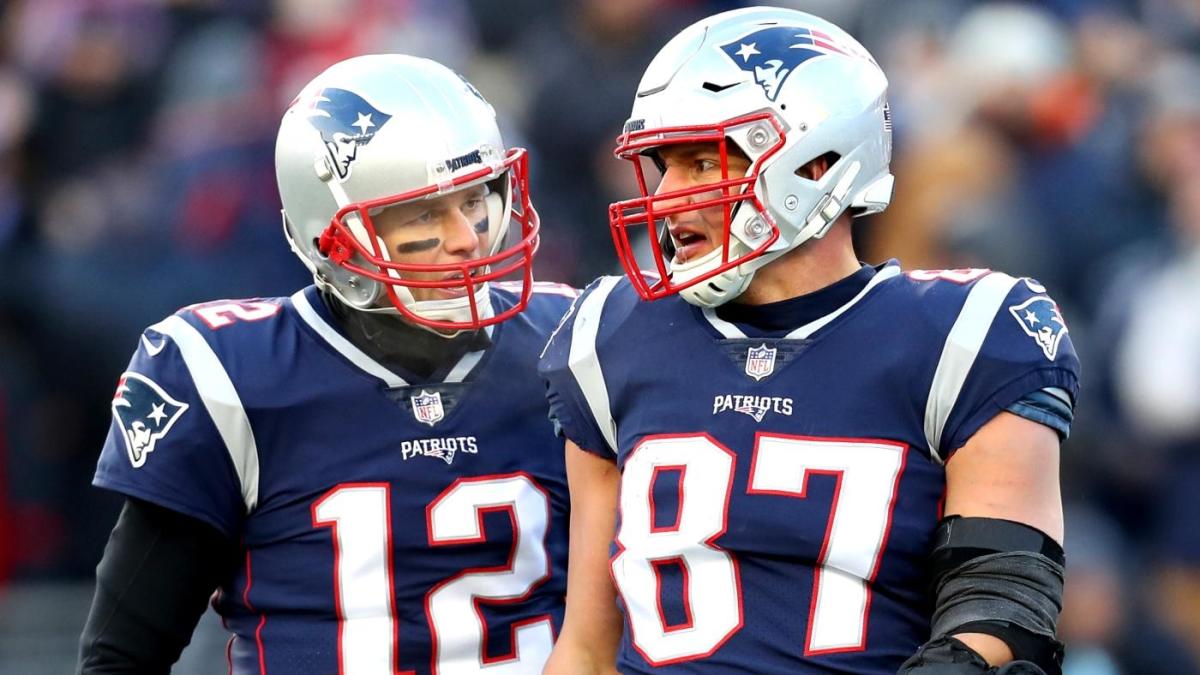 Rob Gronkowski: Patriots would welcome Tom Brady back with 'all open arms'  if he wants to return 