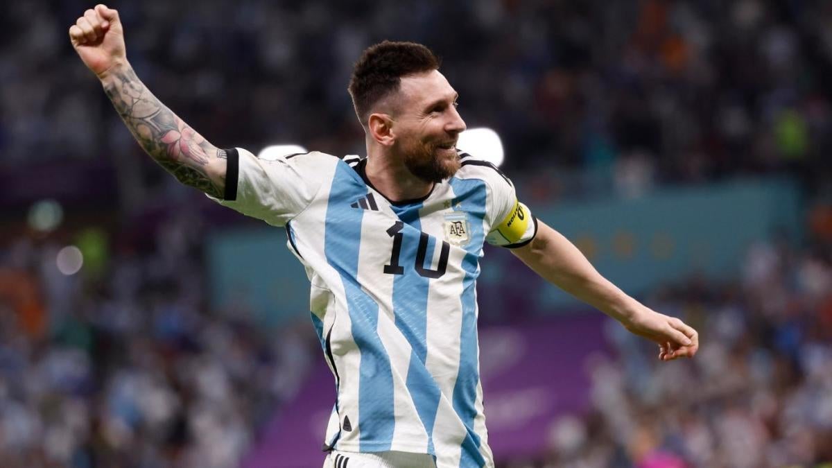 Lionel Messi earns Argentina win over Ecuador in World Cup