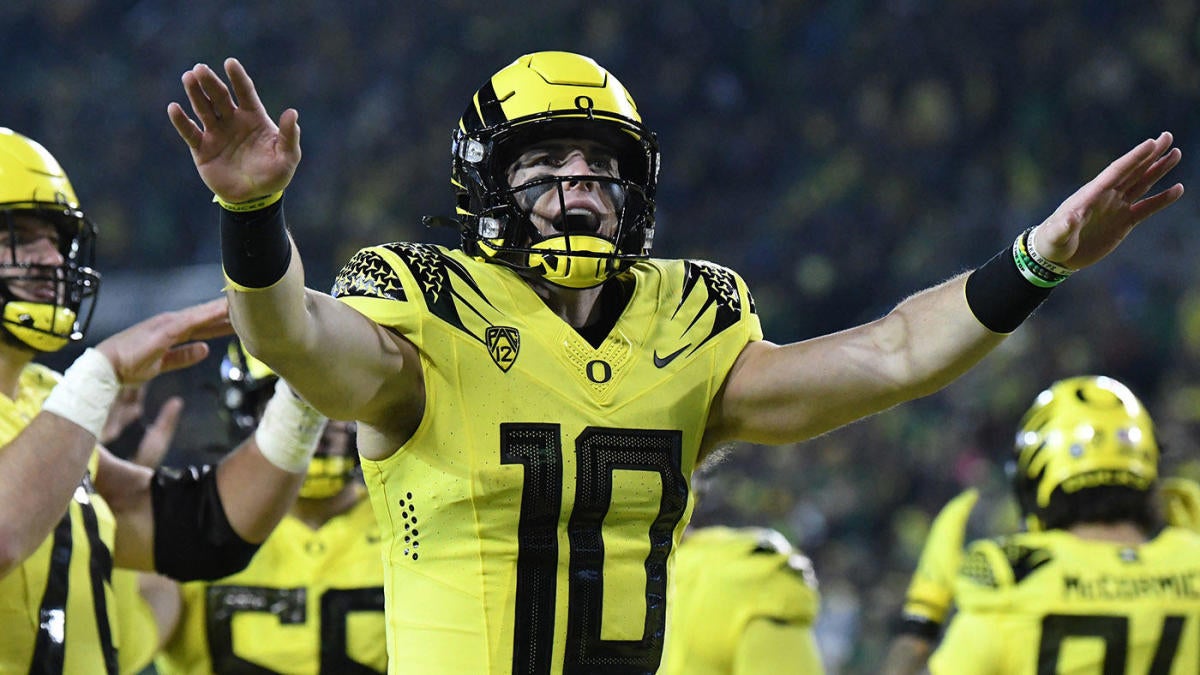 Bo Nix returning to Oregon for 2023 season should have Ducks poised for  College Football Playoff contention 