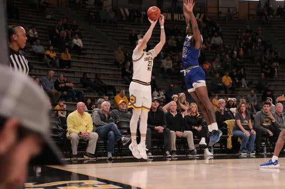 2022-mbb-mcneesest-0195.jpg