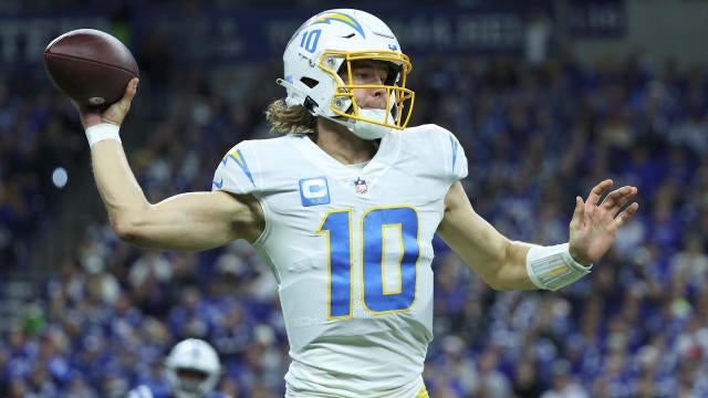 Chargers, Justin Herbert clinching playoffs draws stern message from  Brandon Staley