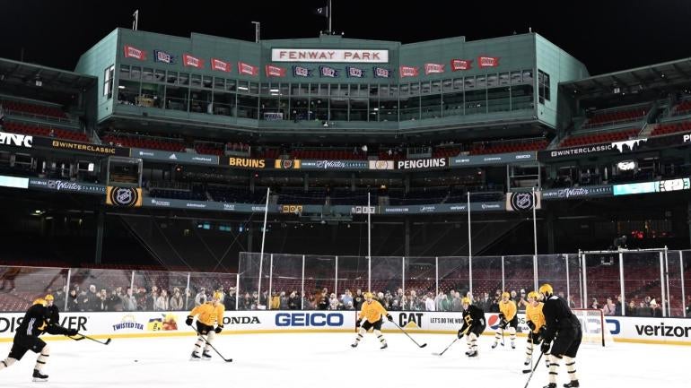 Bruins vs. Penguins odds, line: 2023 NHL Winter Classic picks