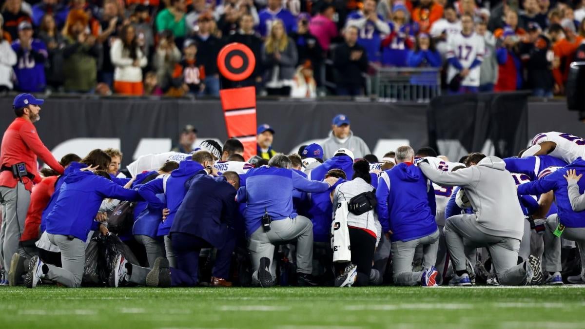 Bills' Damar Hamlin collapses with scary injury on MNF vs Bengals