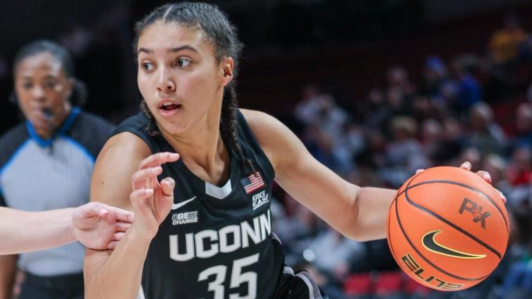 Azzi Fudd Getty UConn Huskies