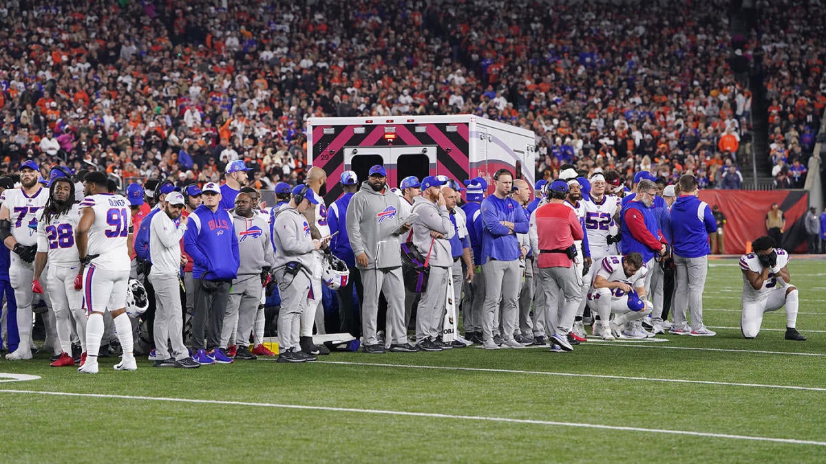 Bills' Damar Hamlin suffers cardiac arrest on field: Safety shows