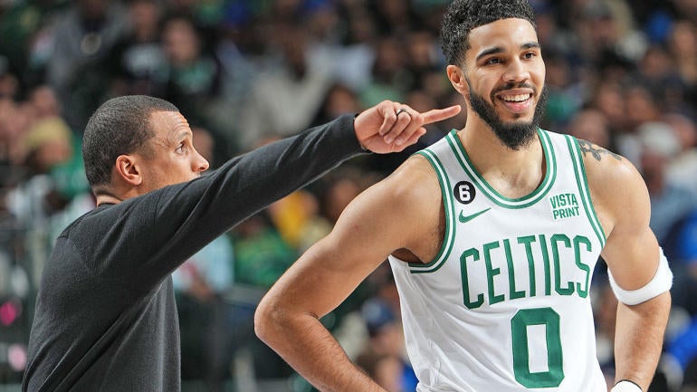 getty-joe-mazzulla-jayson-tatum-celtics.jpg