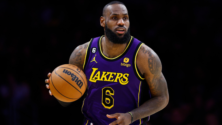 Pelacak skor LeBron James: Pengejaran rekor ditahan saat bintang Lakers duduk Senin vs. Nuggets dengan nyeri pergelangan kaki