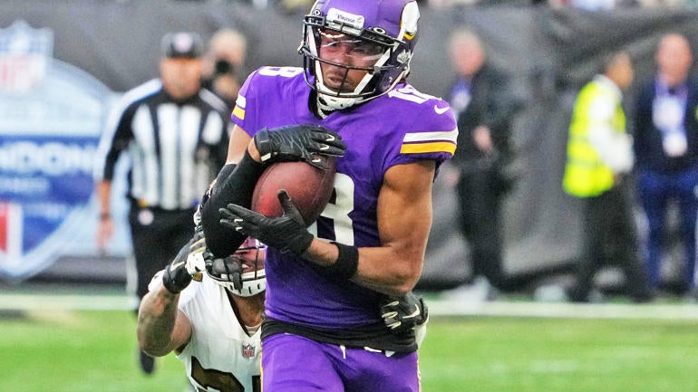 travis-kelce-9-1400-us.jpg