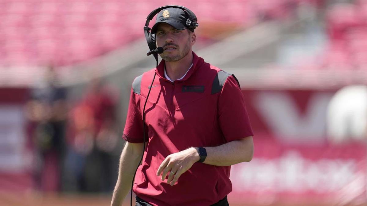 Lincoln Riley keeps Alex Grinch as USC defensive coordinator with