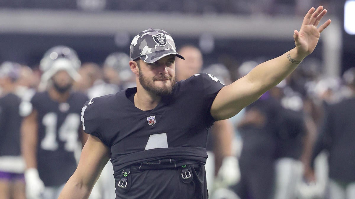 Derek Carr definitely done with Raiders, plus NFL picks neutral