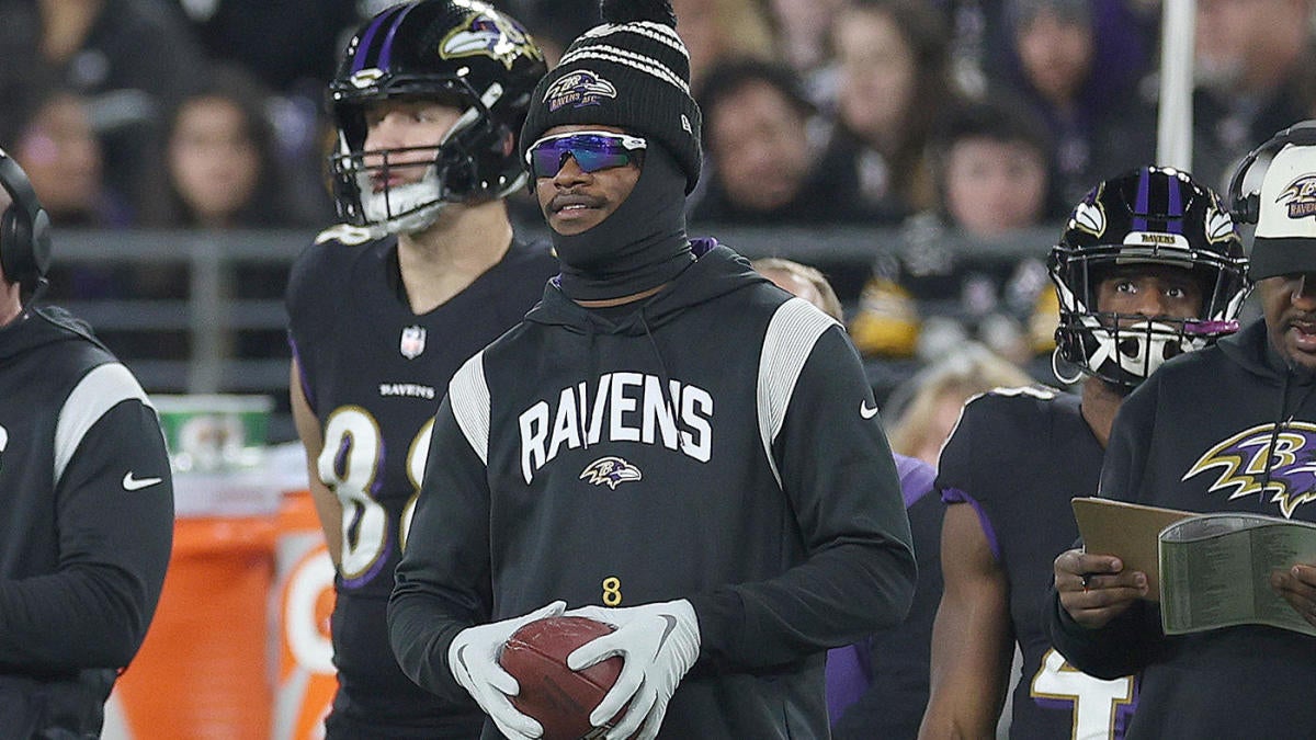 Ravens’ten Lamar Jackson dizindeki sakatlık hakkında bilgi verdi, Super Wild Card Hafta Sonu’nda Bengals ile karşılaşmak için kendini dışladı
